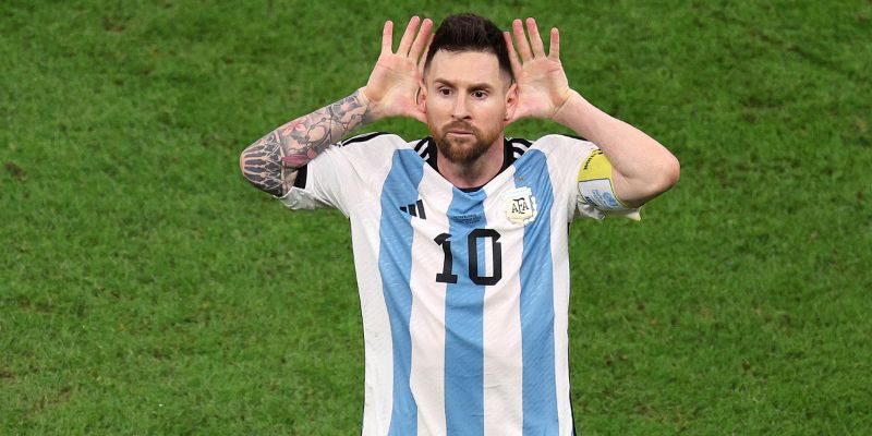 chàng cầu thủ người Argentina cũng được xem là một huyền thoại bóng đá thế giới