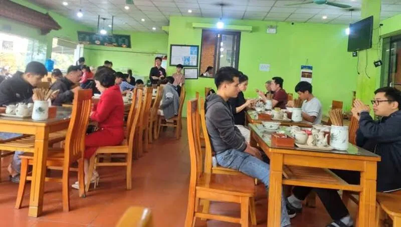 Các ví dụ cho thấy hai hộ có cùng doanh thu vẫn có thể nộp số thuế khác nhau do hoạt động trong những ngành nghề khác nhau.