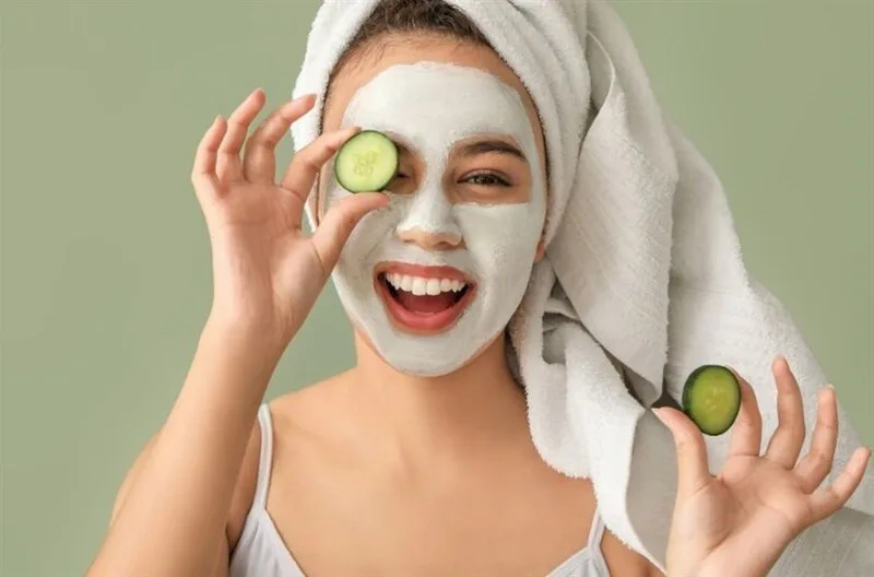 Mặt nạ tự nhiên chỉ nên sử dụng sau khi thử phản ứng và bảo đảm nguyên liệu sạch, phù hợp với da.